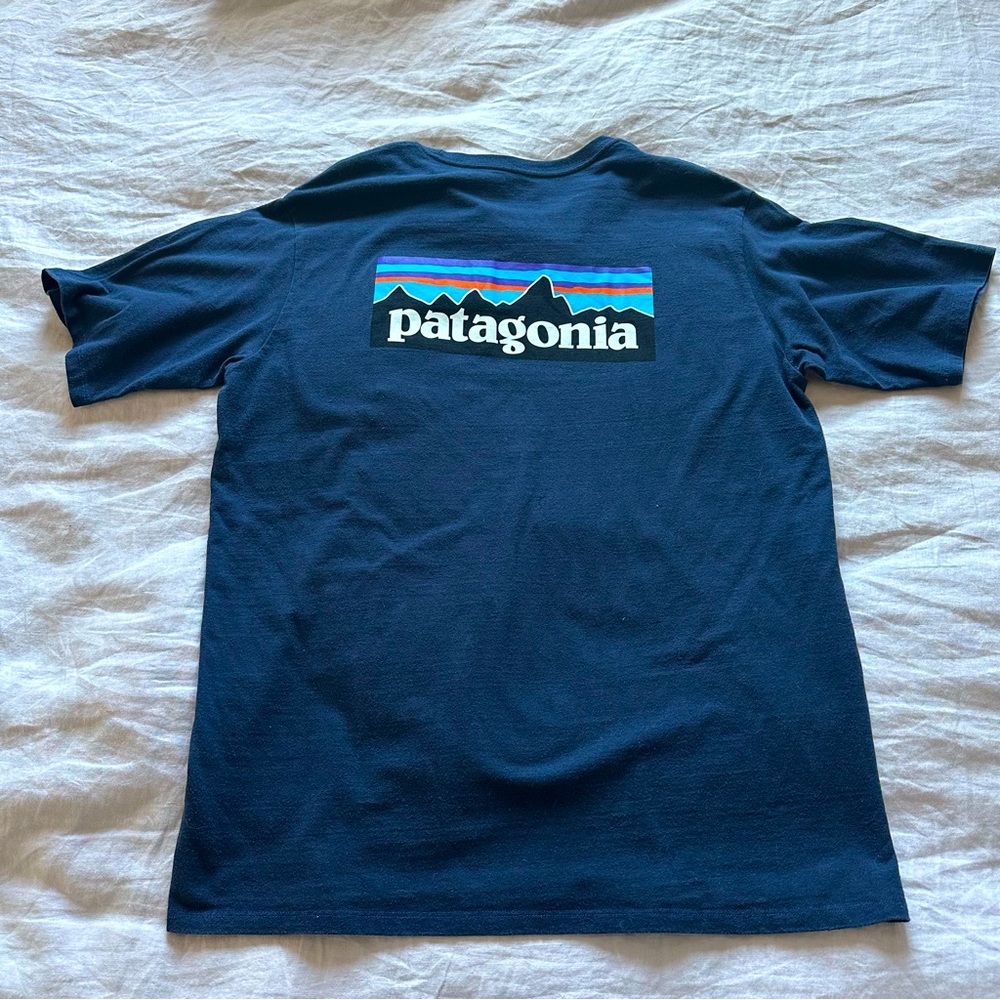 Patagonia t-shirt, navy blue w/pocket, size XL.